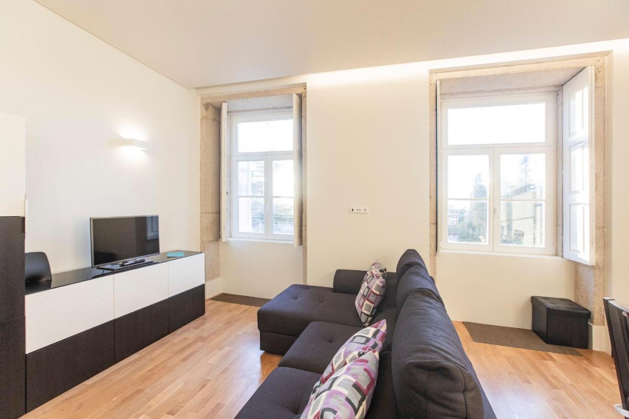 Modern 2Br Duplex Downtown By Art District By Lovelystay Porto Bagian luar foto