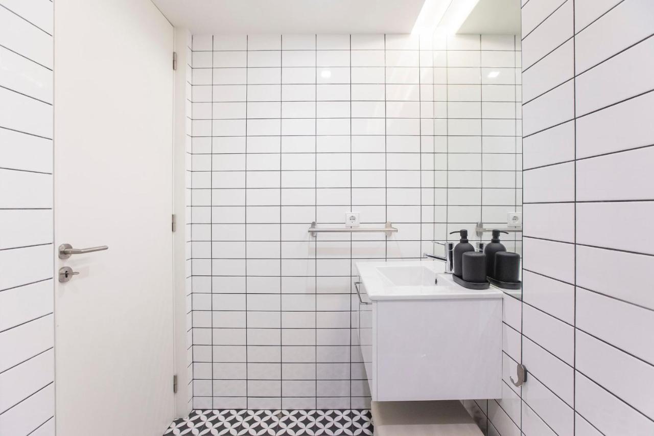 Modern 2Br Duplex Downtown By Art District By Lovelystay Porto Bagian luar foto